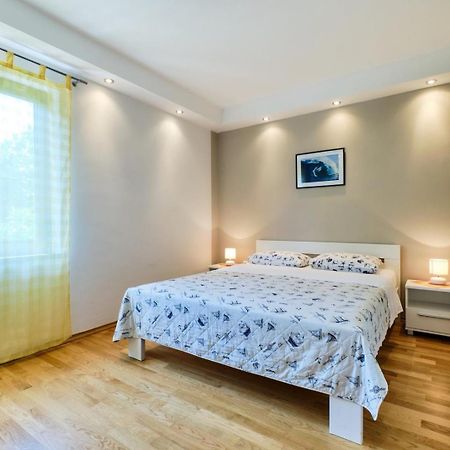 Apartments Ady มาลีโลชินจ์ ภายนอก รูปภาพ
